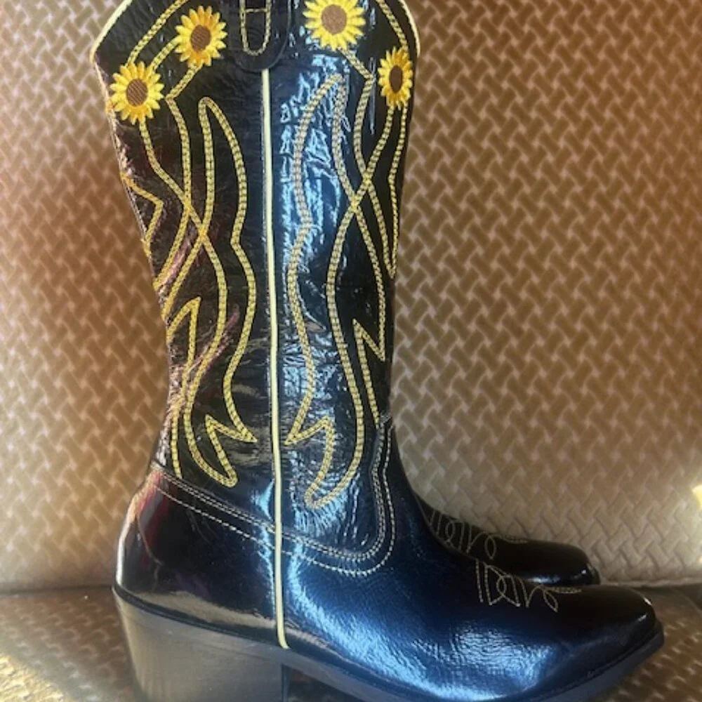 Urban Outfitters Daisy Embroidered Patent Leather Western Cowboy Boots - Picture 6 of 16